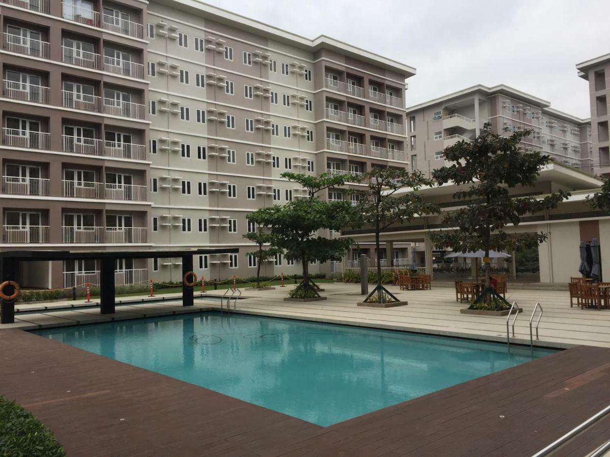 Happy Place Manila Bagian luar foto